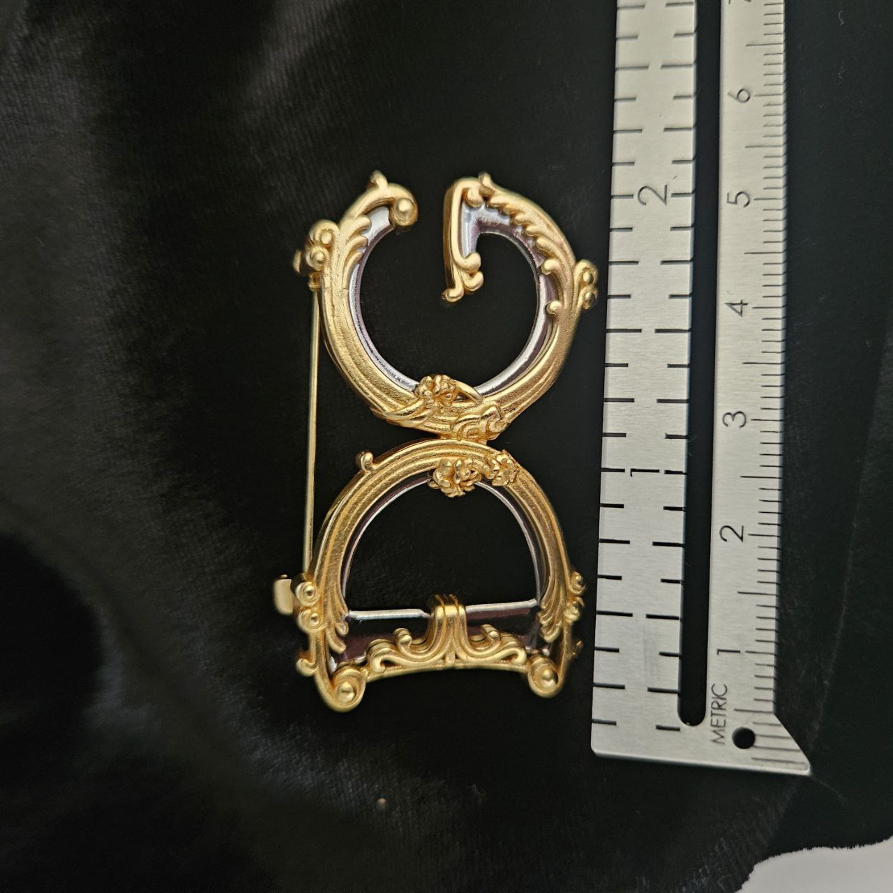 Fashion Brooch with Italian Design