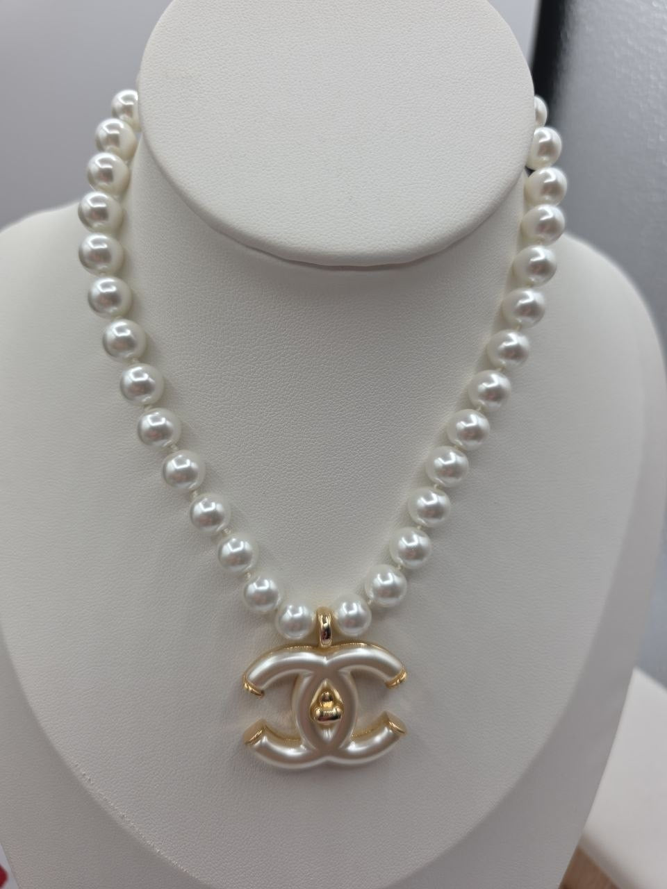 CC Pearl Pendant Necklace