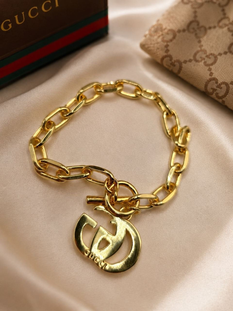 GG Toggle Chain Bracelet