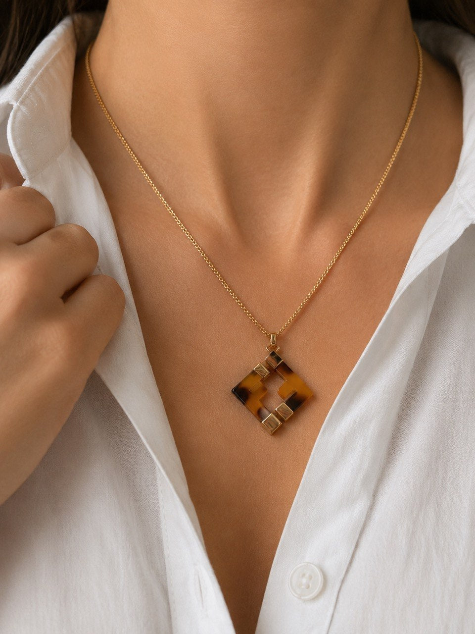 FF Tortoise Pendant Necklace