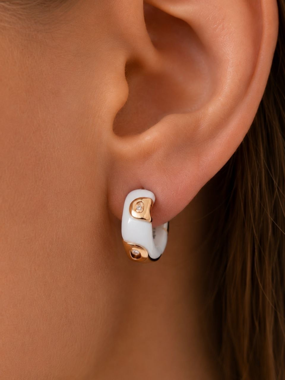 Damiani White Ceramic Hoop Earrings